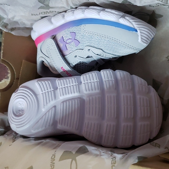 UNDER Armour Girls Sneakers - Picture 2 of 5